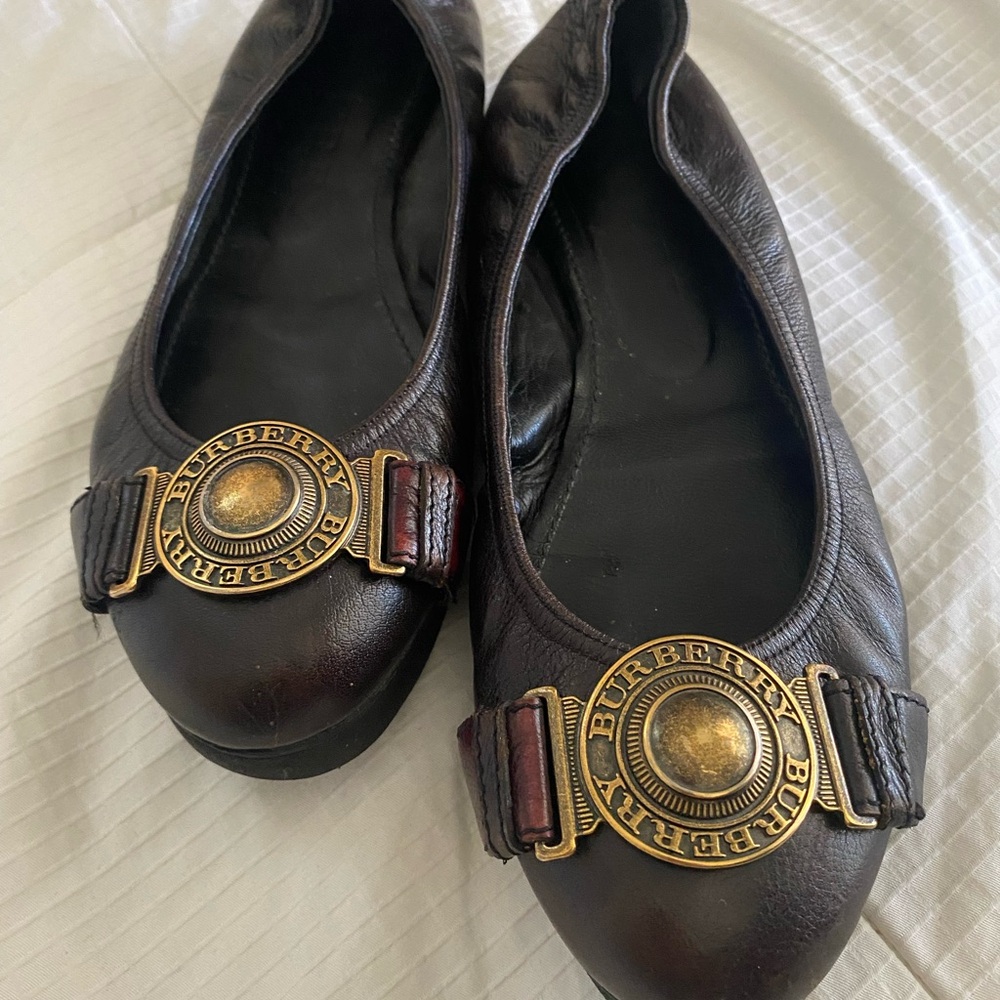 Burberry Medallion Brown Ballet Flats Size 9